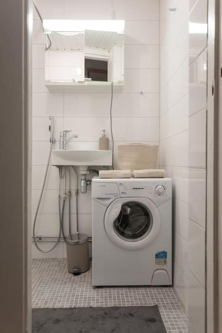 Kodikas Huoneisto Helsingin Keskustassa Helsinki